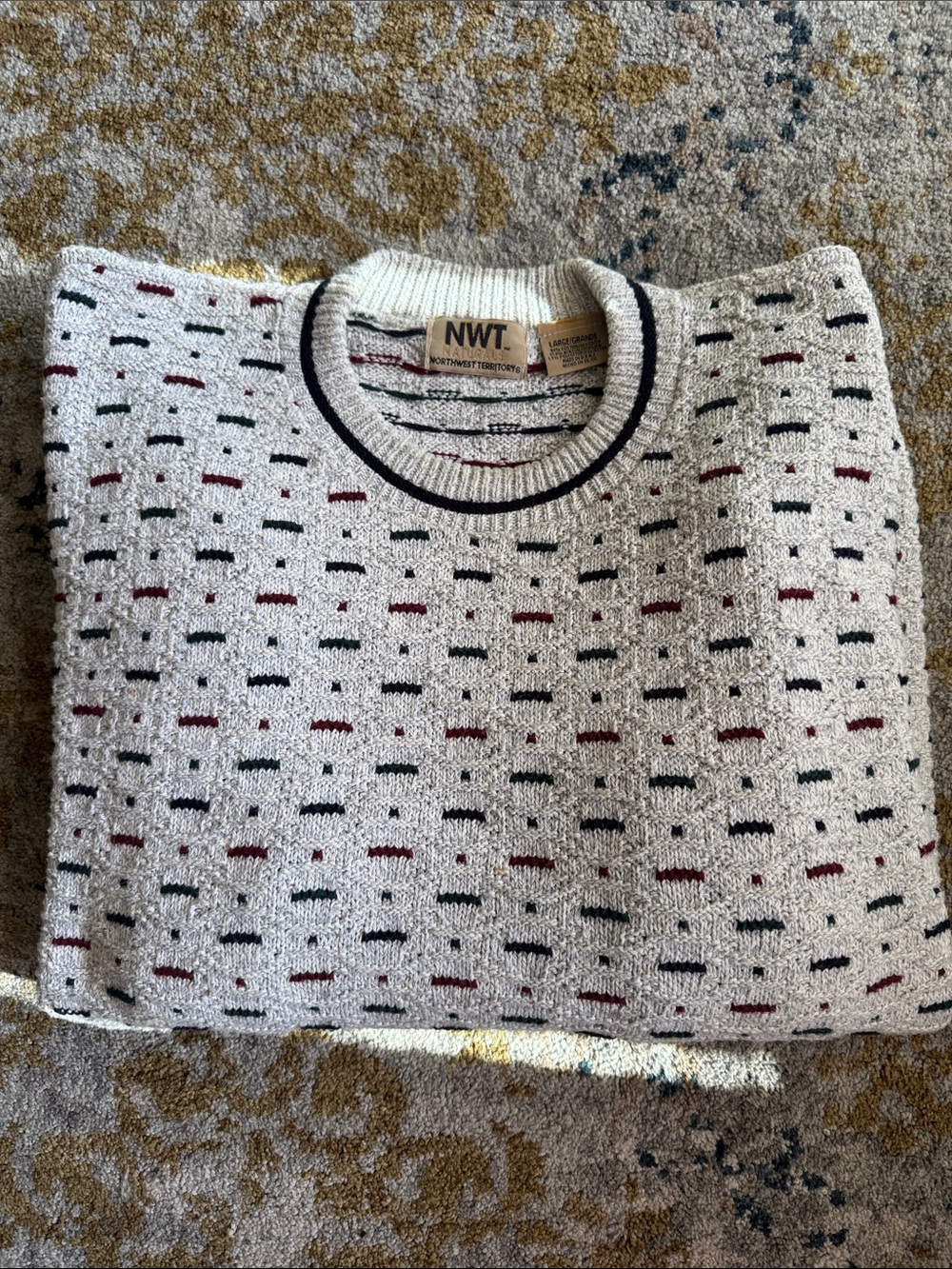 VINTAGE Men's Cream Patterned Knit Sweater